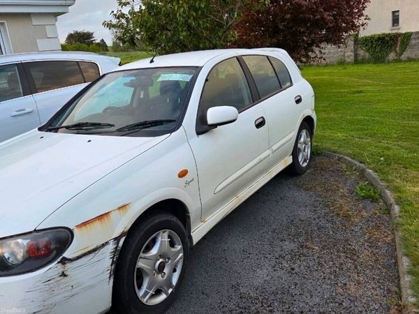 Nissan Almera Hatchback, Petrol, 2004, White