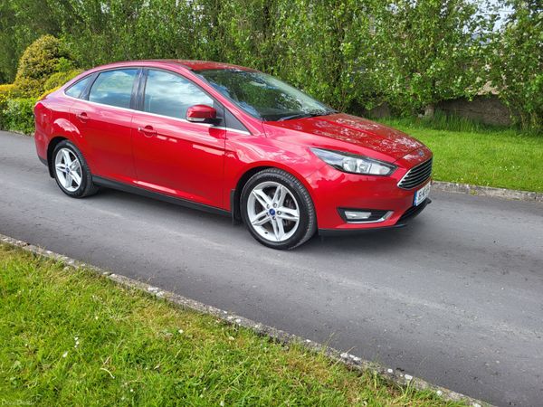 Ford Focus Saloon, Diesel, 2016, Red