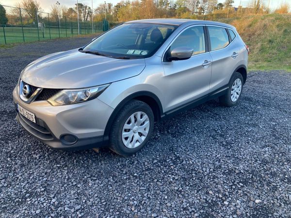 Nissan Qashqai Hatchback, Diesel, 2014, Silver