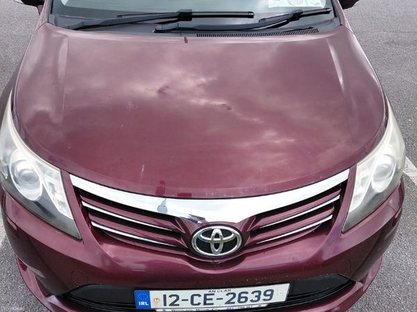 Toyota Avensis Saloon, Diesel, 2012, Red