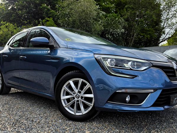 Renault Megane Hatchback, Petrol, 2017, Blue