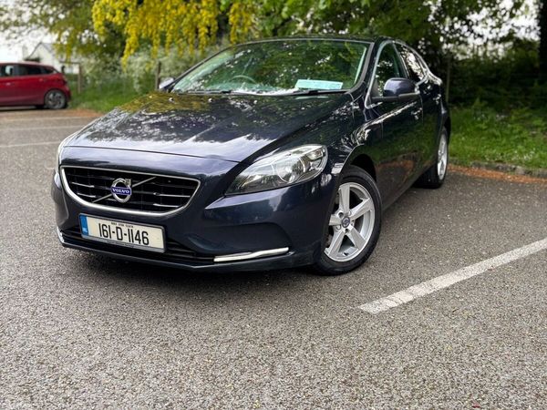 Volvo V40 Hatchback, Diesel, 2016, Blue