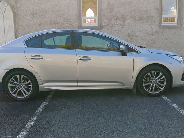 Toyota Avensis Saloon, Diesel, 2015, Silver