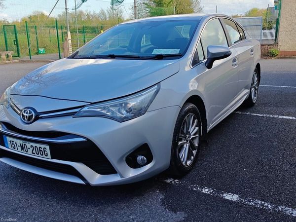 Toyota Avensis Saloon, Diesel, 2015, Silver