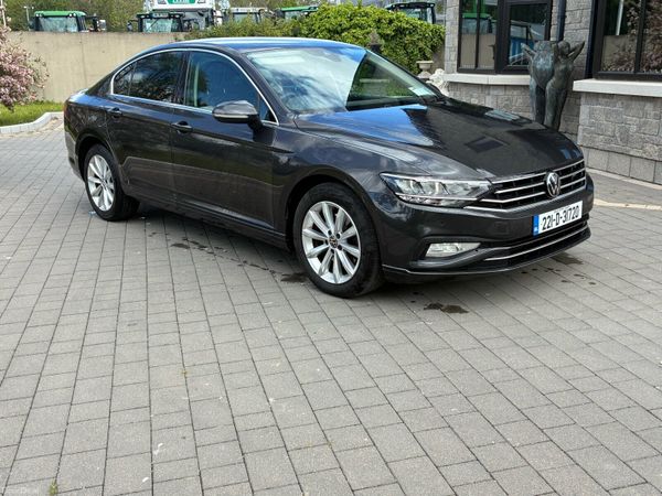 Volkswagen Passat Saloon, Diesel, 2022, Grey