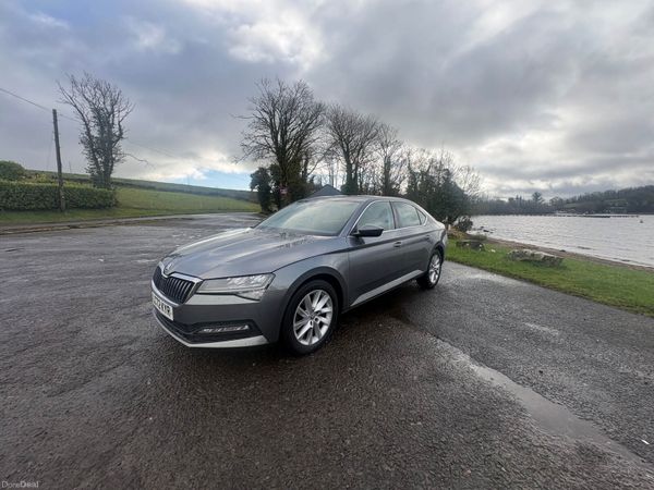 Skoda Superb Hatchback, Diesel, 2022, Grey