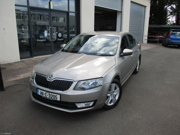Skoda Octavia Saloon, Diesel, 2014, Beige