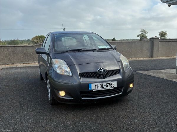 Toyota Yaris Hatchback, Petrol, 2011, Grey