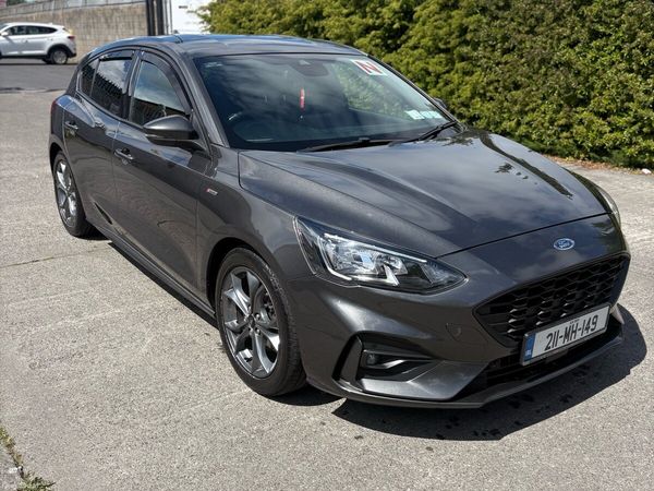 Ford Focus Hatchback, Diesel, 2021, Grey
