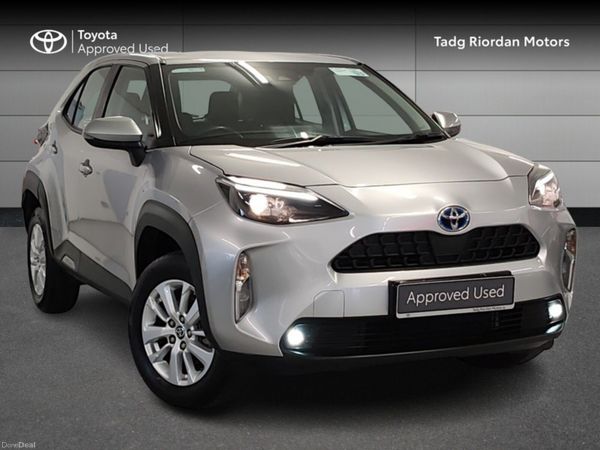 Toyota Yaris Cross Hatchback, Petrol Hybrid, 2023, Silver