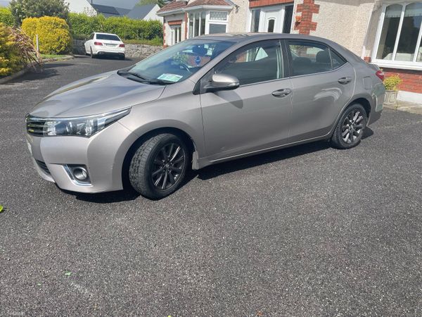 Toyota Corolla Saloon, Diesel, 2015, Bronze