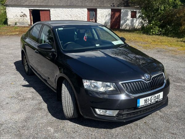 Skoda Octavia Saloon, Diesel, 2016, Black