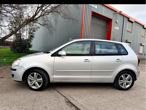 Volkswagen Polo Hatchback, Petrol, 2008, Silver