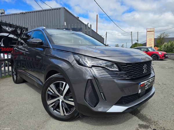 Peugeot 5008 MPV, Petrol, 2022, Grey