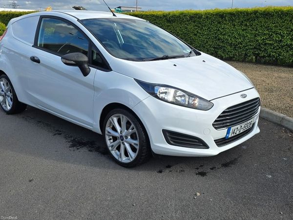 Ford Fiesta Hatchback, Diesel, 2014, White