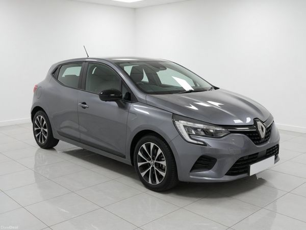 Renault Clio Hatchback, Petrol, 2023, Grey