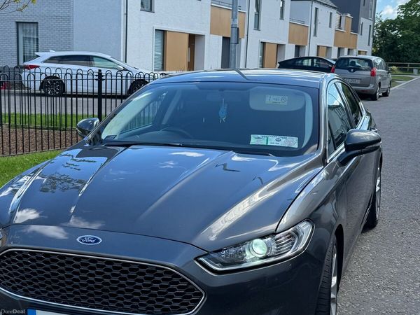 Ford Mondeo Hatchback, Diesel, 2017, Grey