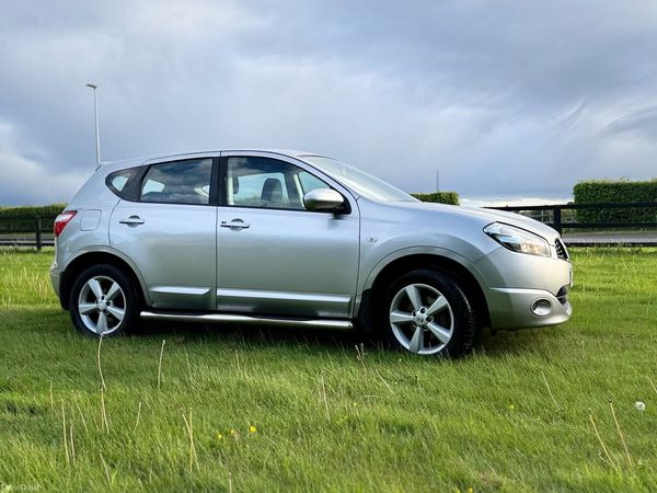 Nissan Qashqai Hatchback, Diesel, 2011, Silver