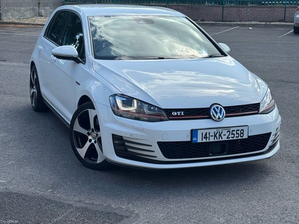 Volkswagen Golf Hatchback, Petrol, 2014, White