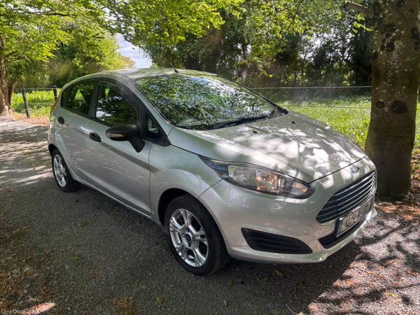Ford Fiesta Hatchback, Petrol, 2013, Silver