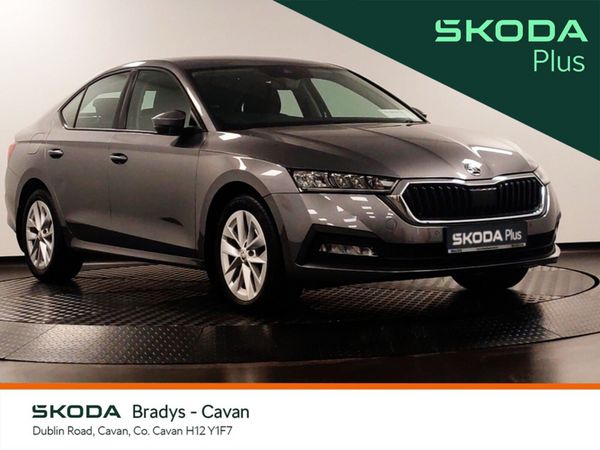 Skoda Octavia Saloon, Diesel, 2023, Grey