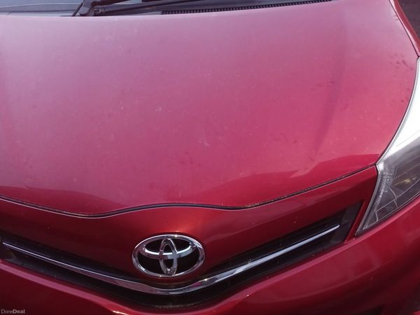 Toyota Yaris Hatchback, Petrol, 2012, Red