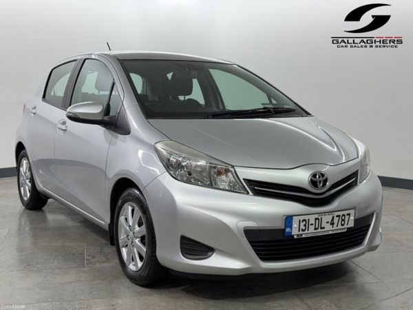 Toyota Yaris Hatchback, Petrol, 2013, Silver