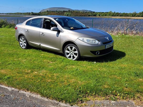 Renault Fluence Saloon, Diesel, 2010, Gold
