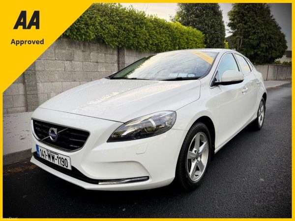 Volvo V40 Hatchback, Diesel, 2014, White
