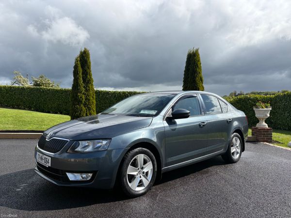 Skoda Octavia Saloon, Diesel, 2017, Grey