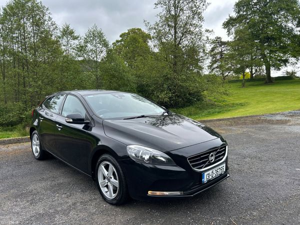 Volvo V40 Hatchback, Diesel, 2013, Black