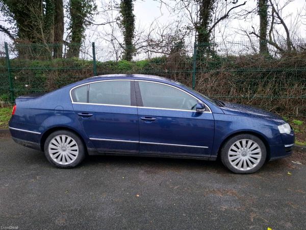 Volkswagen Passat Saloon, Diesel, 2009, Blue