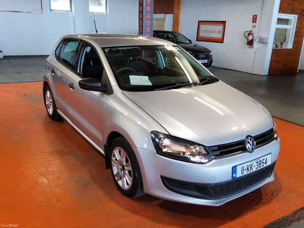 Volkswagen Polo Hatchback, Petrol, 2011, Silver