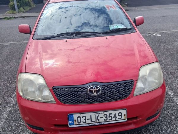 Toyota Corolla Saloon, Petrol, 2003, Red