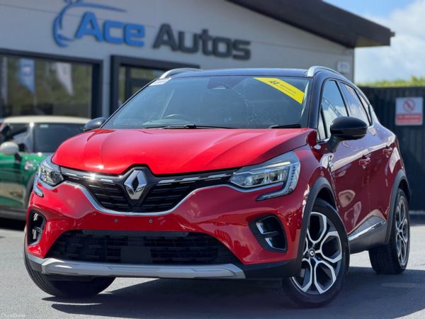 Renault Captur SUV, Petrol Hybrid, 2022, Red
