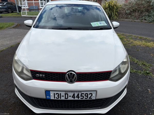 Volkswagen Polo Hatchback, Petrol, 2013, White