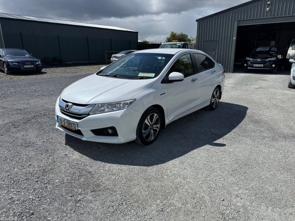 Honda Grace Saloon, Petrol Hybrid, 2015, White