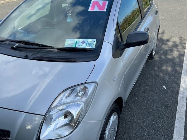 Toyota Yaris Hatchback, Petrol, 2007, Silver