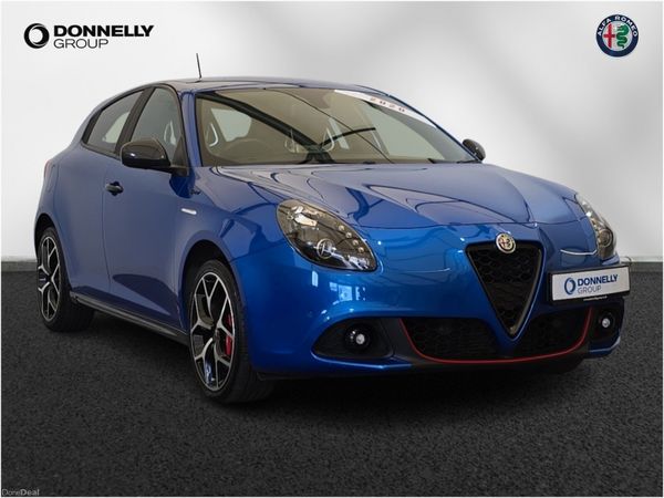 Alfa Romeo Giulietta Hatchback, Petrol, 2020, Blue