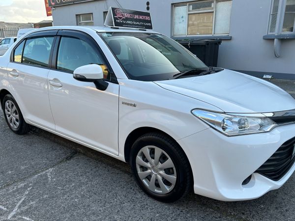Toyota Corolla Saloon, Petrol Hybrid, 2016, White