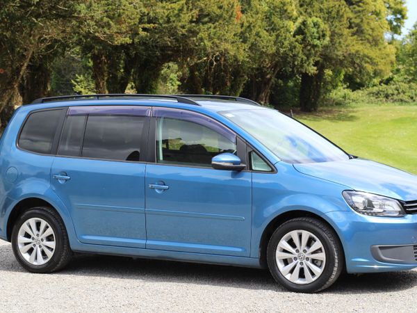 Volkswagen Touran MPV, Petrol, 2015, Blue