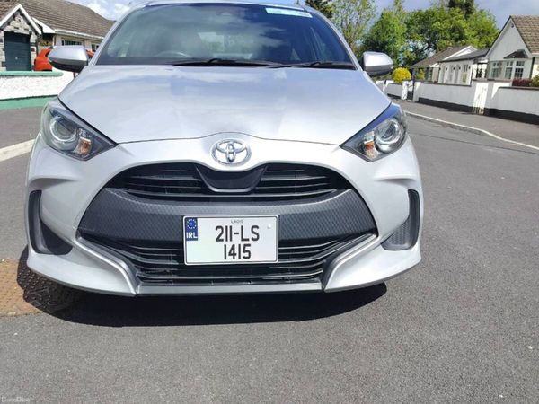 Toyota Yaris Hatchback, Petrol, 2021, Silver