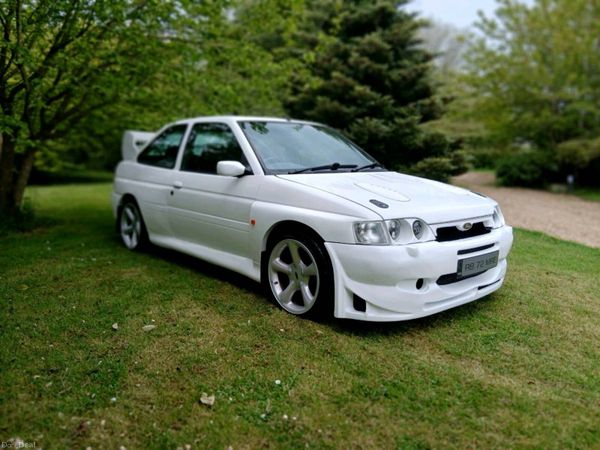 Ford Escort Hatchback, Petrol, 1998, Green