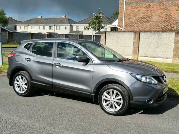 Nissan Qashqai Hatchback, Diesel, 2014, Grey