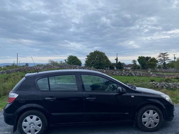 Opel Astra Hatchback, Petrol, 2007, Black