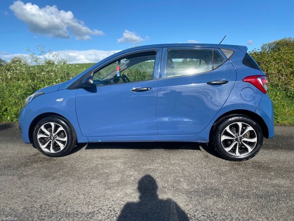 Hyundai i10 Hatchback, Petrol, 2015, Blue