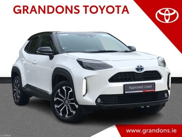 Toyota Yaris Cross Hatchback, Petrol Hybrid, 2024, White