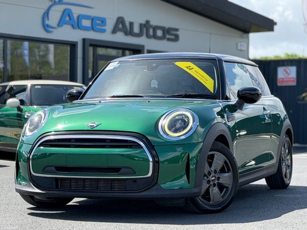 Mini Cooper Hatchback, Diesel, 2021, Green