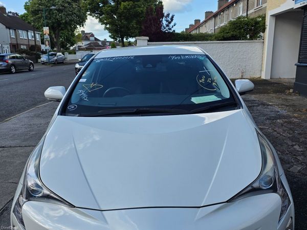 Toyota Prius Hatchback, Petrol Hybrid, 2017, White