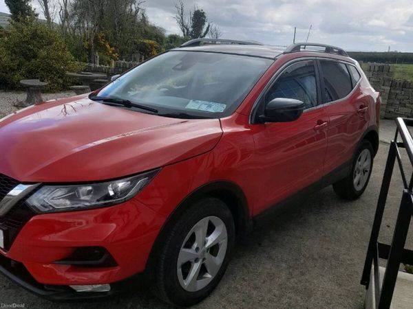 Nissan Qashqai SUV, Diesel, 2018, Red
